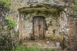 Detalle de una puerta en una casa cueva en Teror dentro de la colección de arquitectura tradicional canaria en Canarias